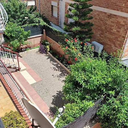 Cerca Playa ,estacion Tren Y Garaje Gratis En Segur de Calafell