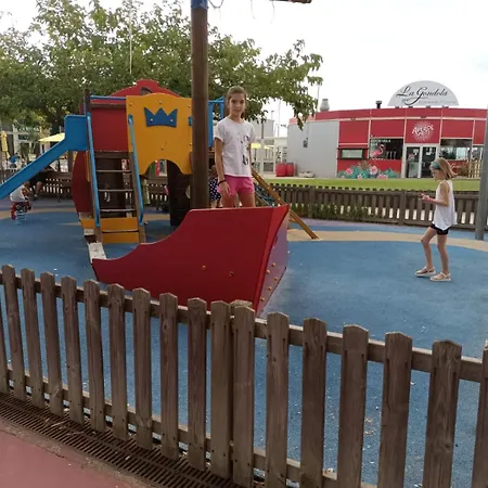 Cerca Playa ,estacion Tren Y Garaje Gratis En Apartment *