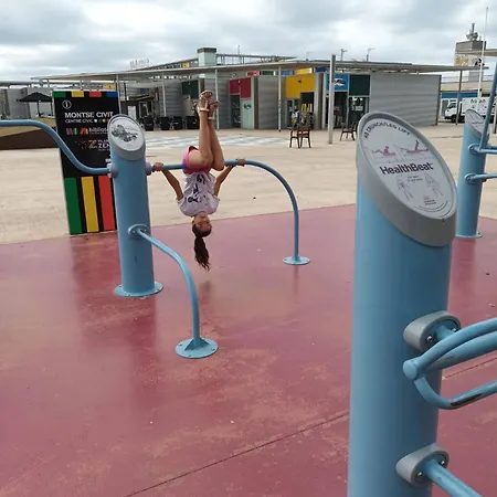 Cerca Playa ,estacion Tren Y Garaje Gratis En * Segur de Calafell