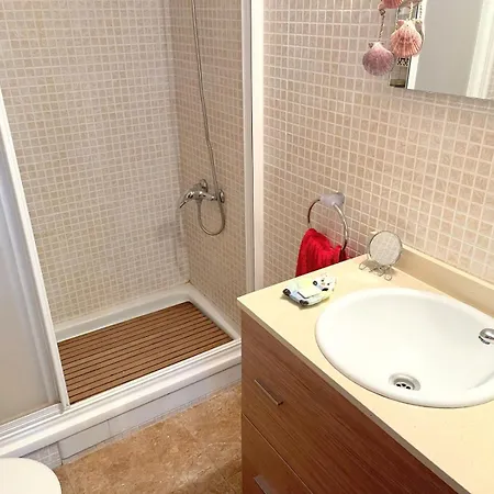 Cerca Playa ,estacion Tren Y Garaje Gratis En Apartment Segur de Calafell