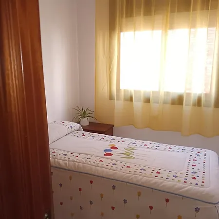Cerca Playa ,estacion Tren Y Garaje Gratis En Apartment *