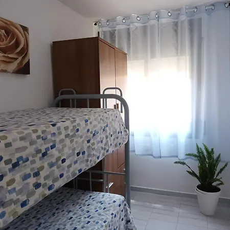 Apartment Cerca Playa ,estacion Tren Y Garaje Gratis En