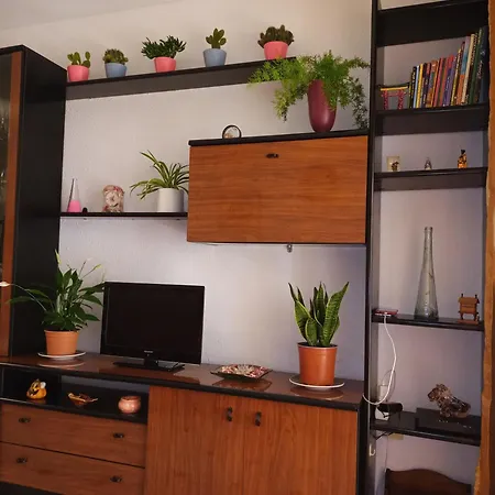 Cerca Playa ,estacion Tren Y Garaje Gratis En Apartment *