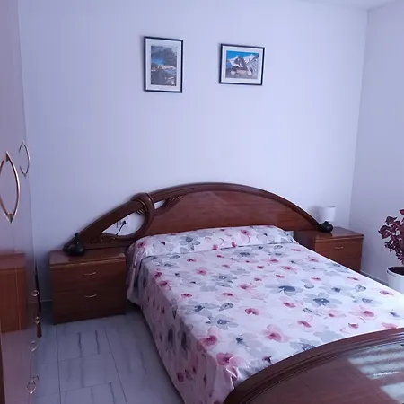 Cerca Playa , Tren, Garaje Y Wifi Gratis شقة